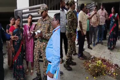 ಎಲ್ಲೆಂದರಲ್ಲಿ ಕಸ ಬಿಸಾಡೋರಿಗೆ ಜಿಬಿಎ ಪಾಠ: ಮನೆಮುಂದೆಯೇ ಕಸ ಸುರಿದು 2,000 ರೂ. ದಂಡ 11 GBA Garbage