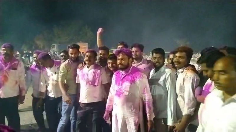 ಹುಕ್ಕೇರಿ ನಂತರ ಅಥಣಿ ಸಹಕಾರ ಕ್ಷೇತ್ರದಲ್ಲೂ ಜಾರಕಿಹೊಳಿ ಸಹೋದರರಿಗೆ ಭಾರೀ ಮುಖಭಂಗ 2 Jarkiholi Brothers Suffer Major Setback in Athani Coop Polls as Laxman savadi Panel Sweeps Elections