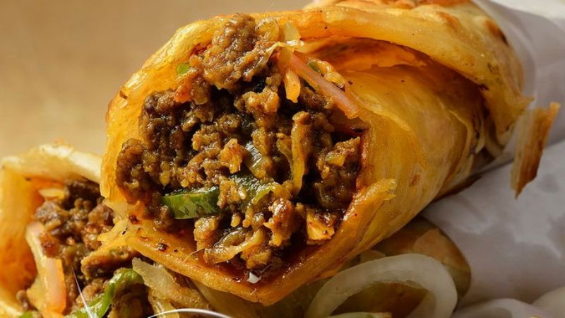 ಸಂಡೇ ಸ್ಪೆಷಲ್ ಮನೆಯಲ್ಲೇ ಮಾಡಿ ಕೀಮಾ ರೋಲ್ 2 Keema Roll 1