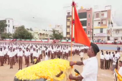 ಕೋಲಾರದ ಮಾಲೂರಿನಲ್ಲಿ ಯಶಸ್ವಿ RSS ಶತಾಬ್ದಿ ಪಥಸಂಚಲನ - ಮಹಿಳೆಯರಿಂದ ಗಣ ವೇಷಧಾರಿಗಳ ಮೇಲೆ ಪುಷ್ಪಾರ್ಚನೆ 11 Kolar Malur RSS Parade