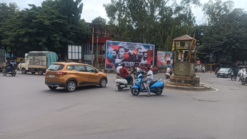 Traffic signals have not yet been installed at chikkodi town circle 2