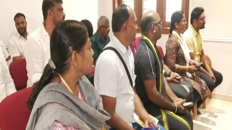 caste census officials