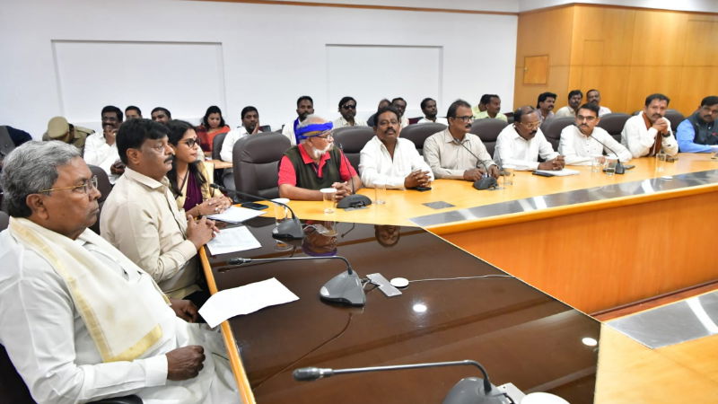 ಅಲೆಮಾರಿಗಳಿಗೆ 1% ಒಳ ಮೀಸಲಾತಿ - ಕಾನೂನು ಇಲಾಖೆ ಜೊತೆ ಚರ್ಚೆ ಮಾಡಿ ಕ್ರಮ: ಸಿಎಂ 1 siddaramaiah 13