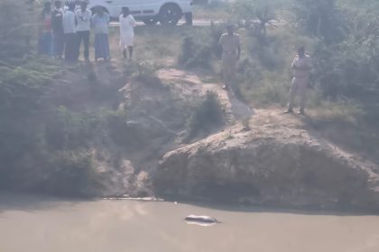 Body found in agricultural pit stripped naked hands and feet tied Gadag
