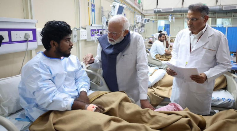Delhi Blast Narendra Modi Visits Lok Nayak Hospital
