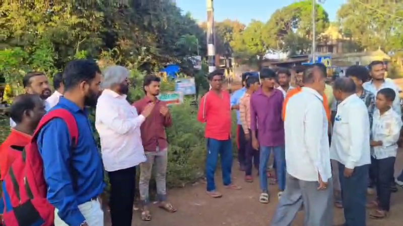 ಫಿಟ್ಸ್ ಬಂದು ರಸ್ತೆಯಲ್ಲಿ ಒದ್ದಾಡುತ್ತಿದ್ದ ಬಾಲಕನನ್ನು ಆಸ್ಪತ್ರೆಗೆ ಸೇರಿಸಿ ಮಾನವೀಯತೆ ಮೆರೆದ ಸಚಿವ ಖಂಡ್ರೆ 1 Eshwar Khandre 1