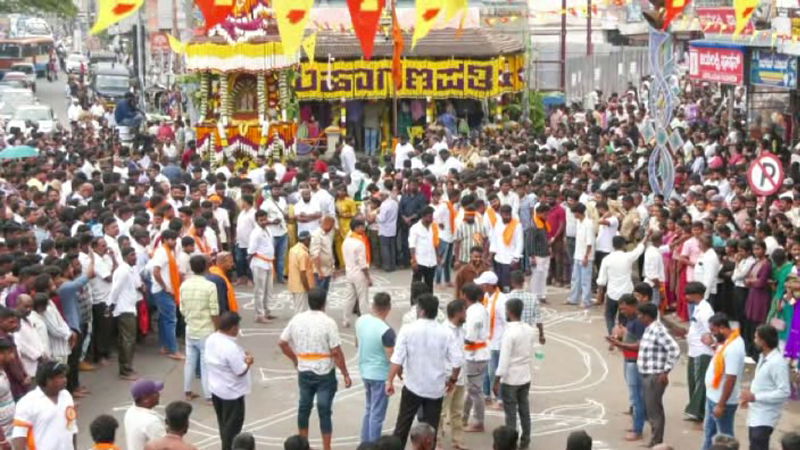 ಕೊಡಗು | ಕುಶಾಲನಗರದಲ್ಲಿ ಗಣಪತಿ ಬ್ರಹ್ಮರಥೋತ್ಸವ - ಸಾವಿರಾರು ಭಕ್ತರಿಂದ ವಿಘ್ನೇಶ್ವರನ ಆರಾಧನೆ 6 Kodagu 3