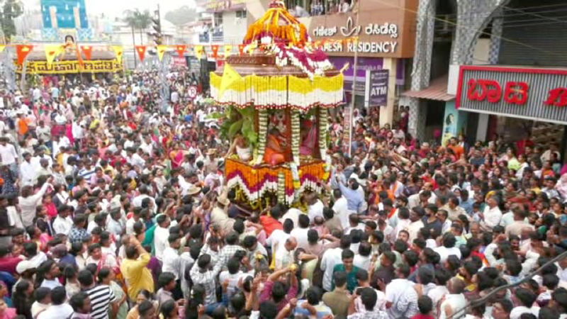 ಕೊಡಗು | ಕುಶಾಲನಗರದಲ್ಲಿ ಗಣಪತಿ ಬ್ರಹ್ಮರಥೋತ್ಸವ - ಸಾವಿರಾರು ಭಕ್ತರಿಂದ ವಿಘ್ನೇಶ್ವರನ ಆರಾಧನೆ 7 Kodagu 4