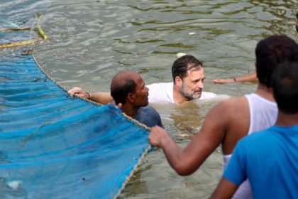 Rahul Gandhi Tries Fishing In Bihar Begusarai Local Pond 1