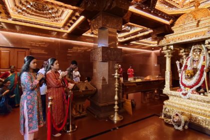 Suryakumar Yadavs wife Devisha Shetty visits Kaup Marigudi temple 2