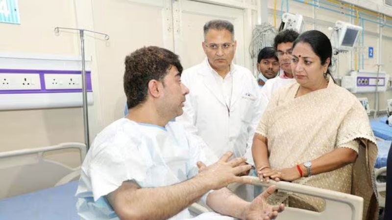 ದೆಹಲಿ ಸ್ಫೋಟ; ಮೃತರ ಕುಟುಂಬಕ್ಕೆ ತಲಾ 10 ಲಕ್ಷ ಪರಿಹಾರ ಘೋಷಿಸಿದ ಸಿಎಂ 1 delhi blast case rakha gupta