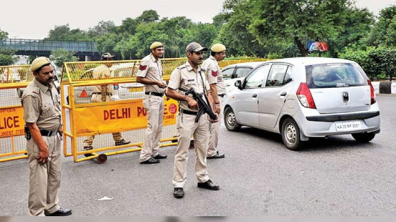 ದೆಹಲಿಯಲ್ಲಿ ಹೈ ಅಲರ್ಟ್ - ಇಕೋಸ್ಪೋರ್ಟ್ ಕಾರನ್ನು ಪತ್ತೆಹಚ್ಚಲು ಮುಂದಾದ ಪೊಲೀಸರು 2 ಸಾಂದರ್ಭಿಕ ಚಿತ್ರ