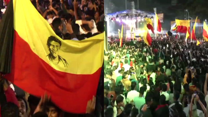 ಗಡಿನಾಡು ಬೆಳಗಾವಿಯಲ್ಲಿ ಕನ್ನಡ ರಾಜ್ಯೋತ್ಸವ ಸಂಭ್ರಮ - ಮಧ್ಯರಾತ್ರಿ ಜಿಟಿಜಿಟಿ ಮಳೆಯಲ್ಲೇ ಆಚರಣೆ 1 kannada rajyotsav belagavi